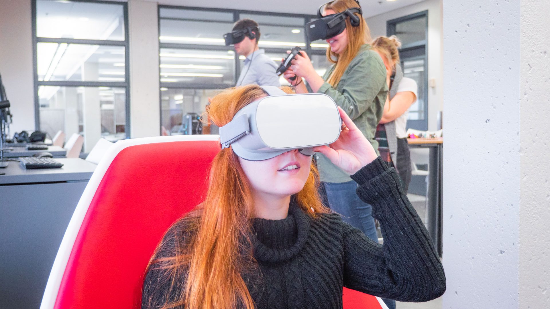 Les casques de réalité virtuelle font vivre des expériences immersives et enrichissantes